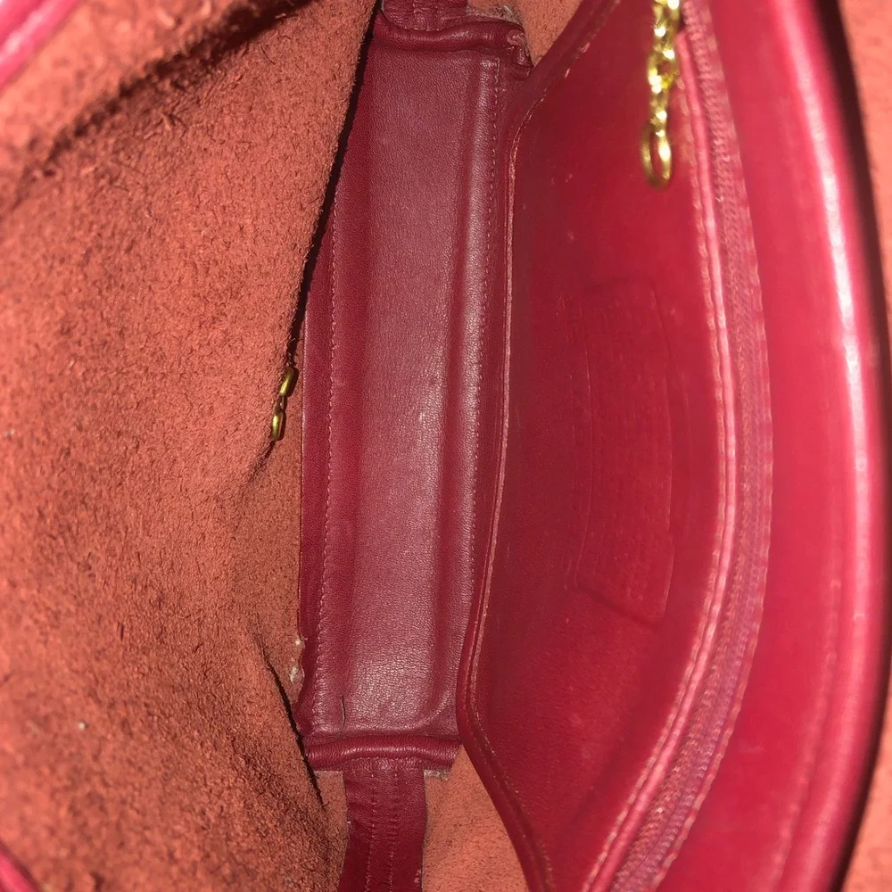 Vintage COACH COMPANION Red Gloved Tanned Turn Lock Crossbody Bag USA 9715
